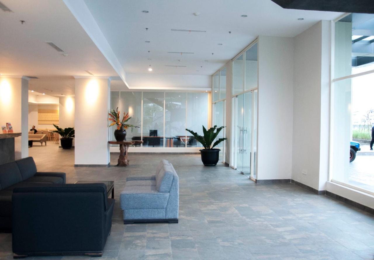 Skyland City Hotel Jatinangor Cilimus Ngoại thất bức ảnh
